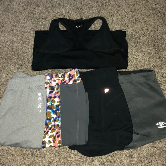Workout clothes bundle - Picture 1 of 1